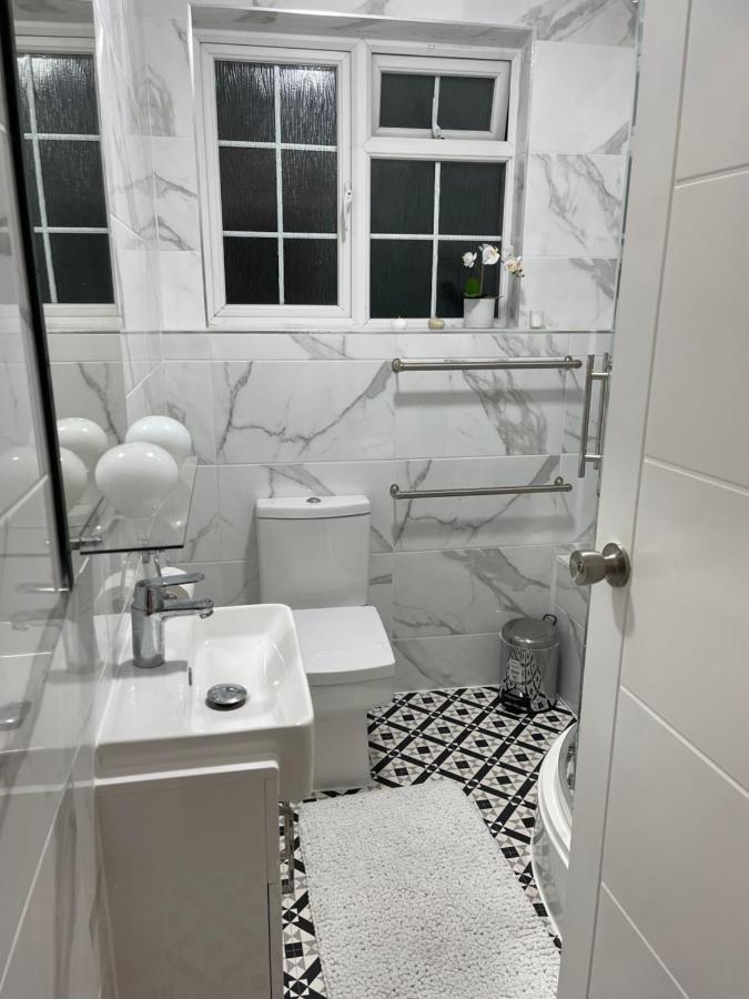 Hendon Park Apartments In London The Hyde Extérieur photo